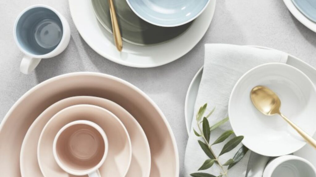 A table of plate settings